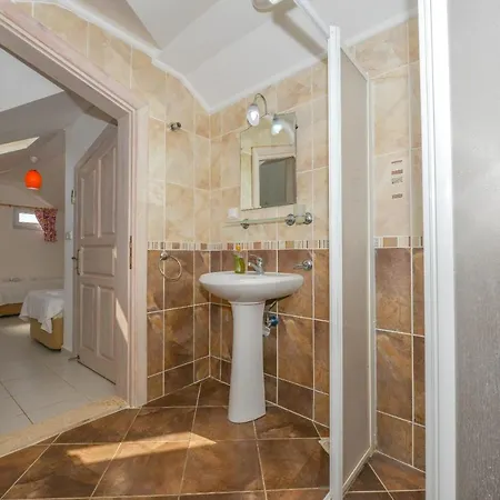 Reyonu - Mimoza Tatil Evi