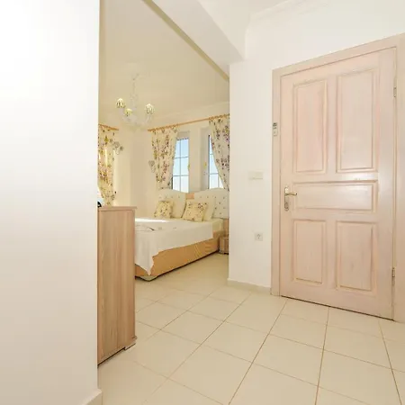 Reyonu - Mimoza Holiday home *